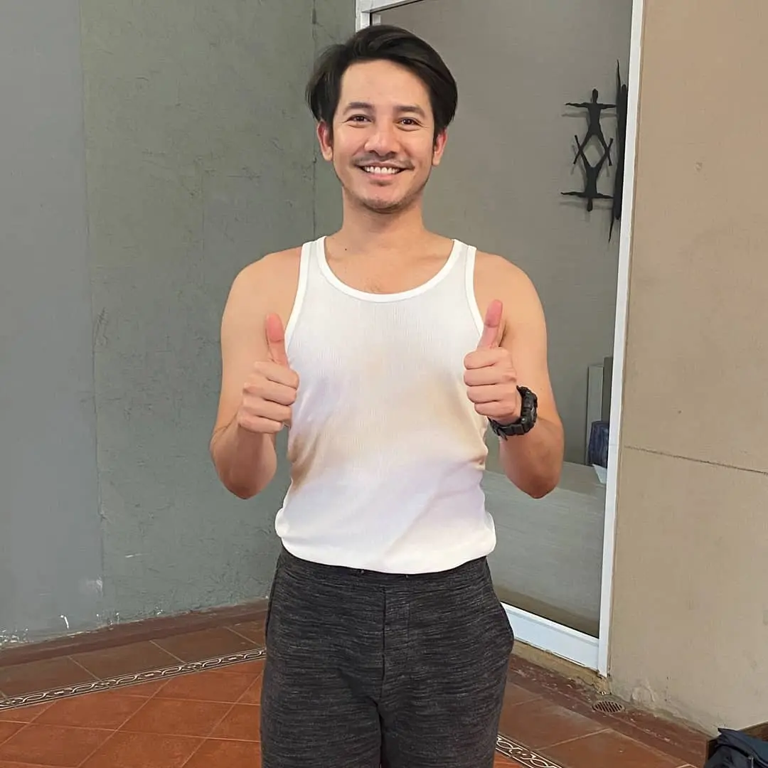 ผัวชื่อรอน