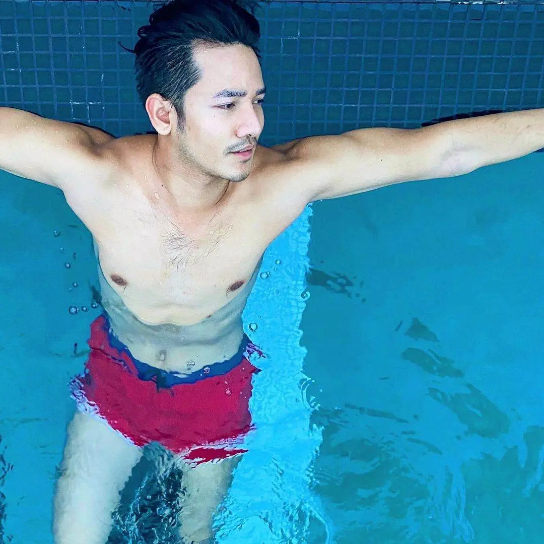 ผัวชื่อรอน