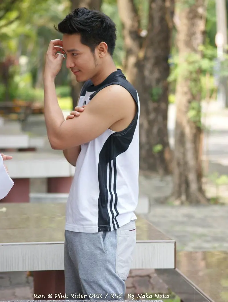 ผัวชื่อรอน