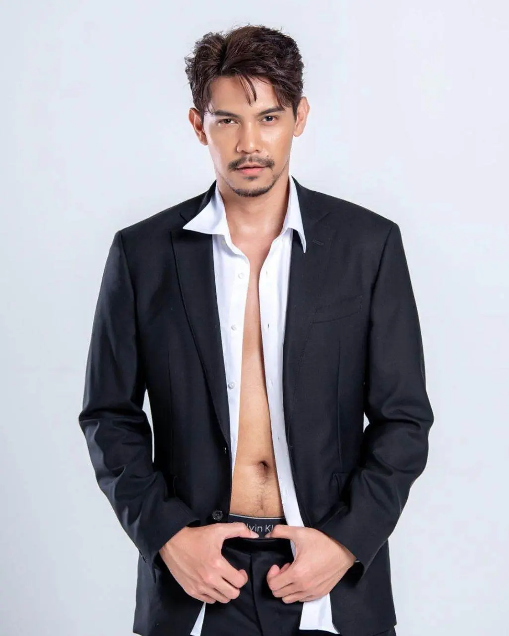 สามีตีตราจอง