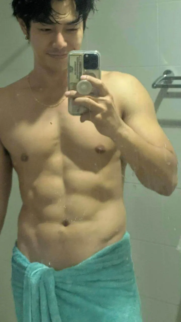 หล่อเข้มละมุนละไม
