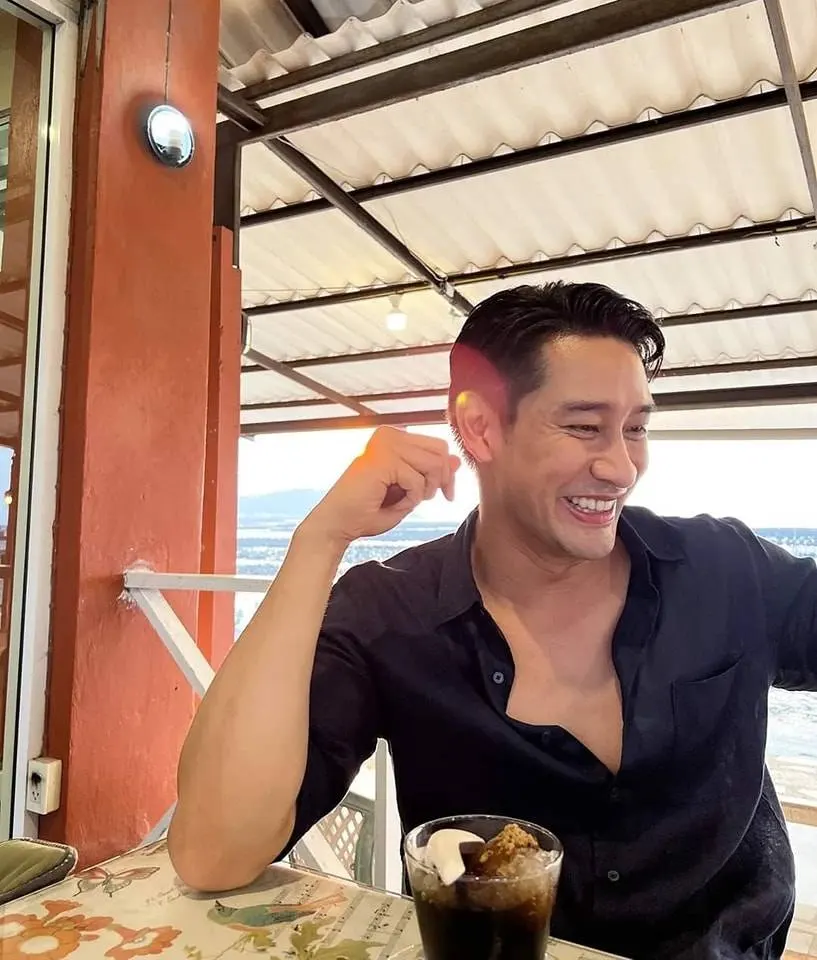 หล่อเข้มละมุนละไม