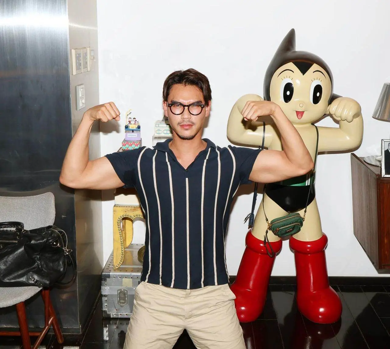หล่อเข้มละมุนละไม