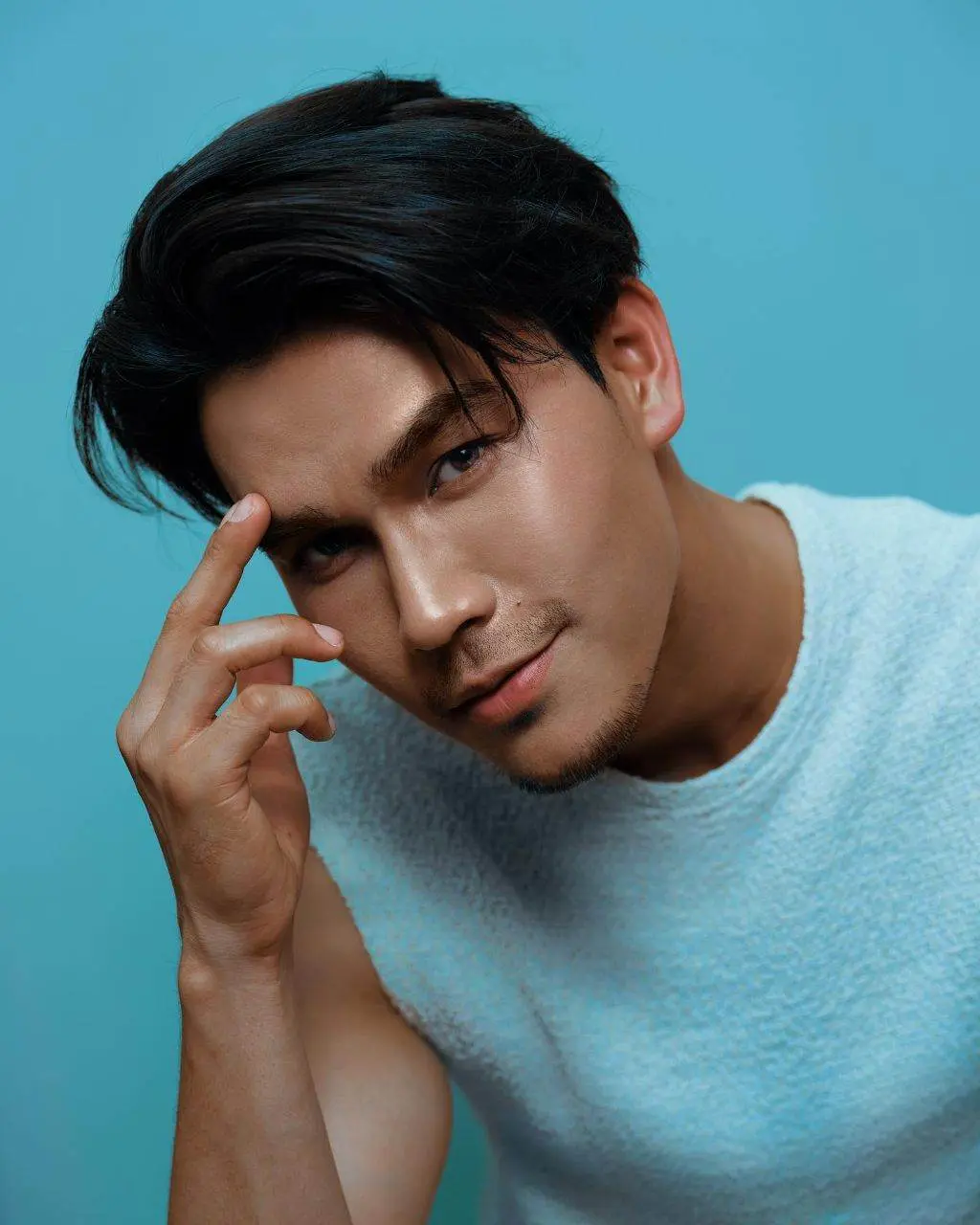 หล่อเข้มละมุนละไม