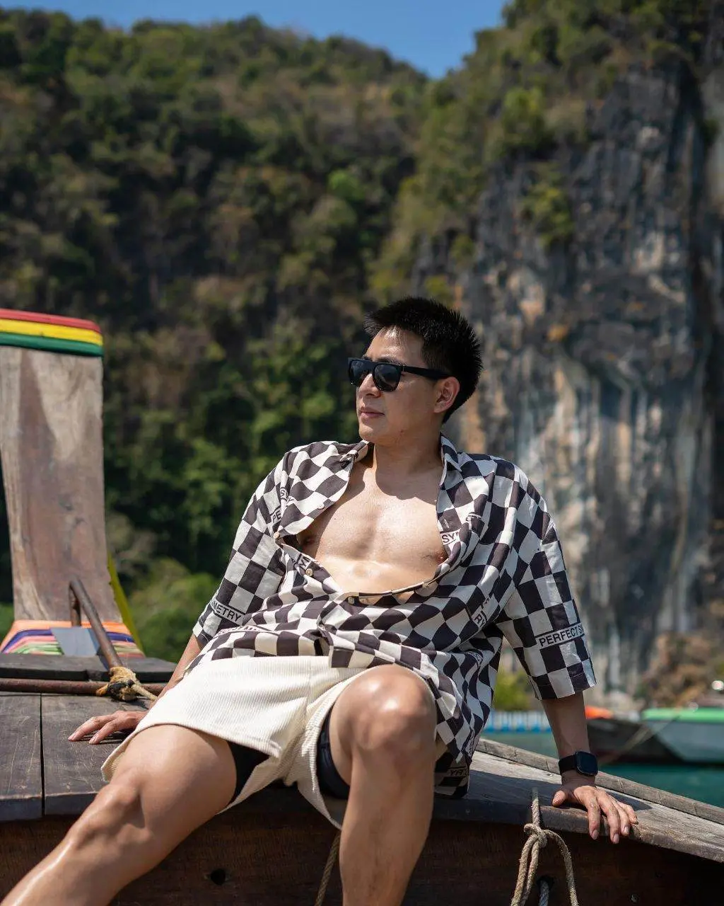 หล่อเข้มละมุนละไม