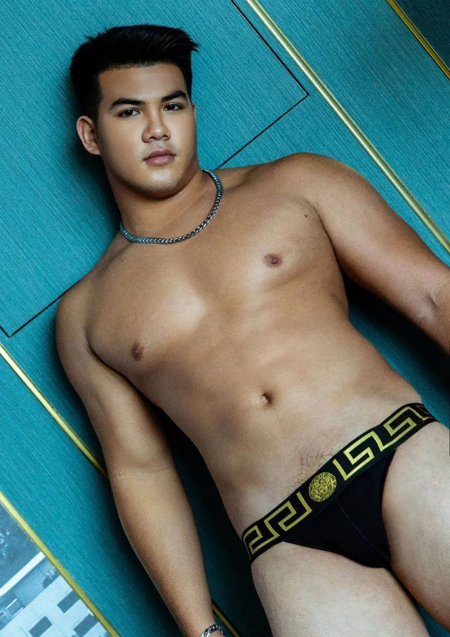 เลียไม่เบื่อ