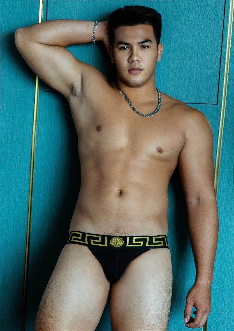 เลียไม่เบื่อ