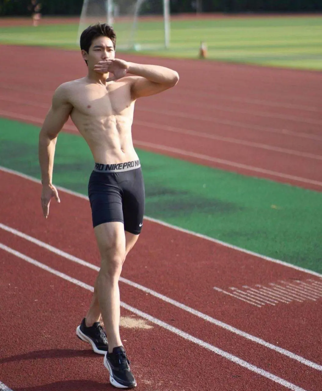 ผู้ชายแข็งแรง
