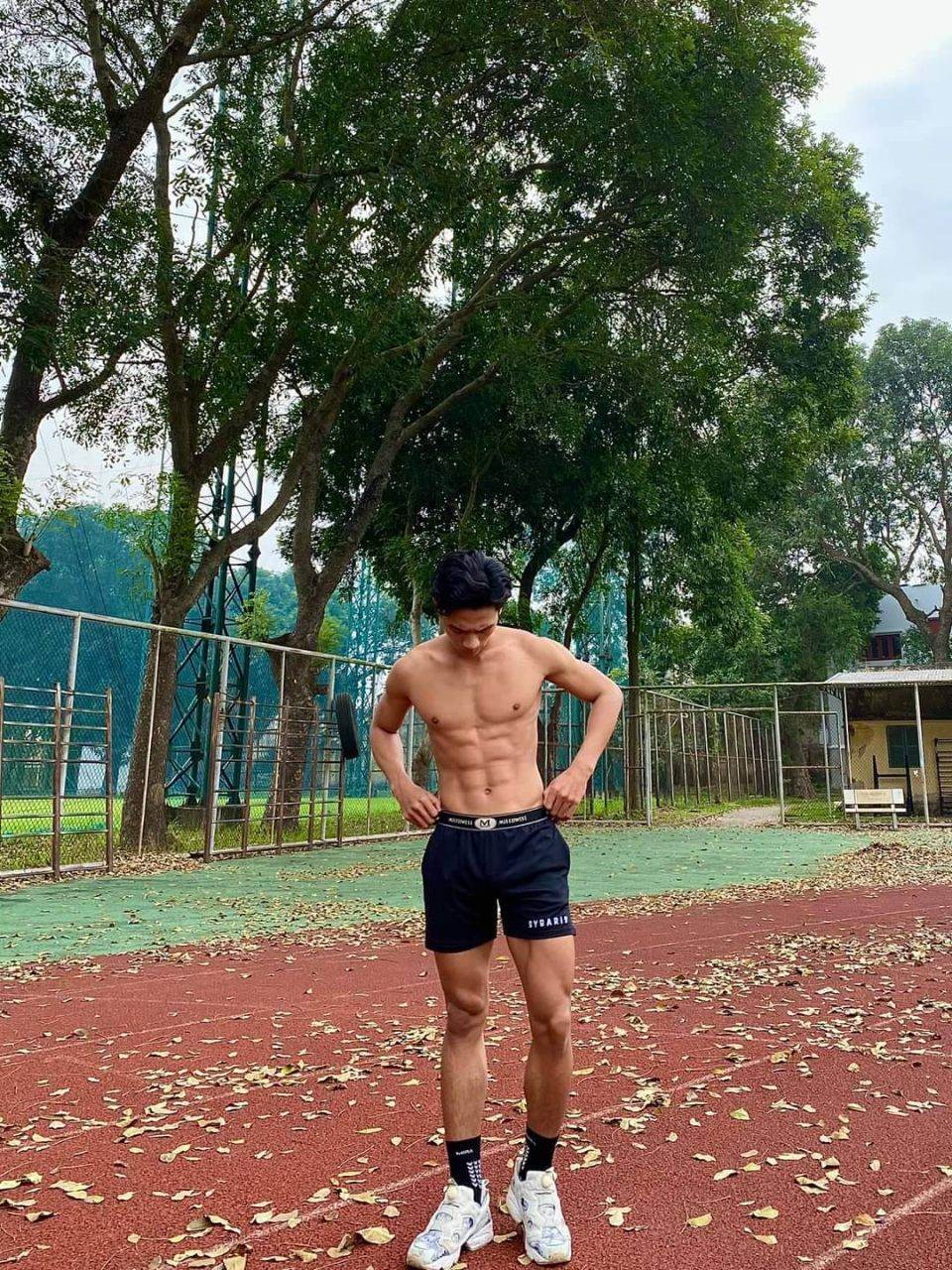 ผู้ชายแข็งแรง