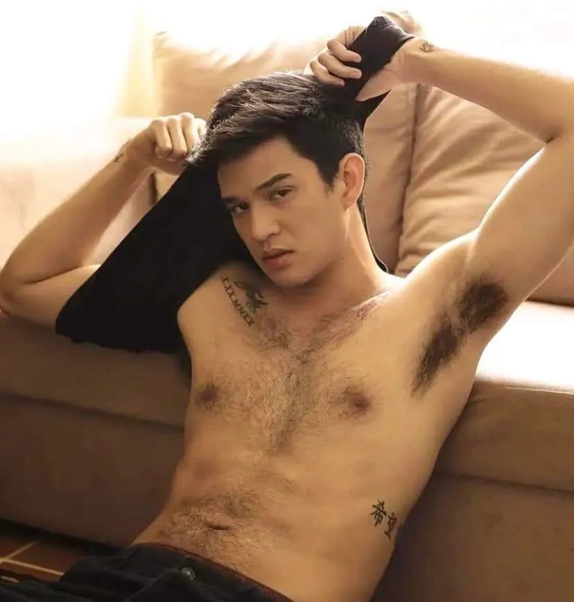 หลงรัก..รักแร้หนุ่ม