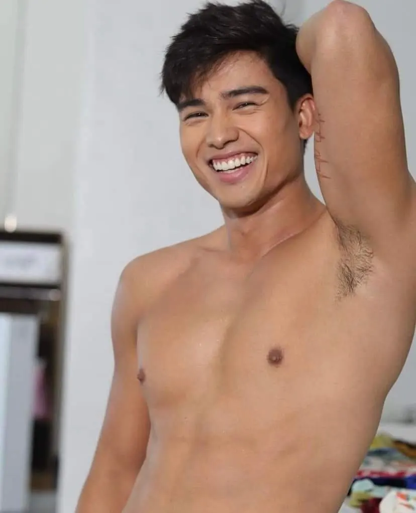 หลงรัก..รักแร้หนุ่ม