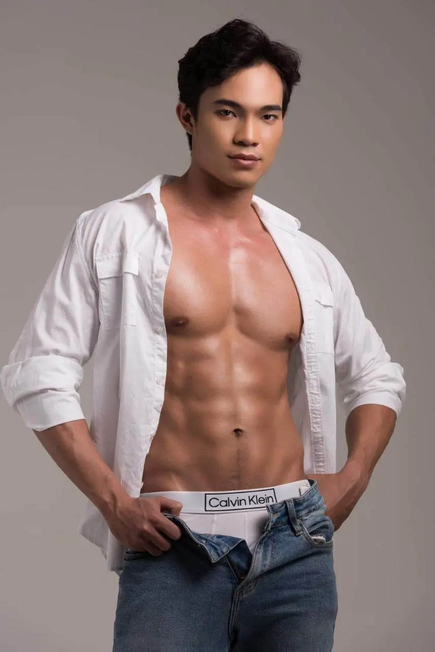 ผู้ชายร้อนๆ