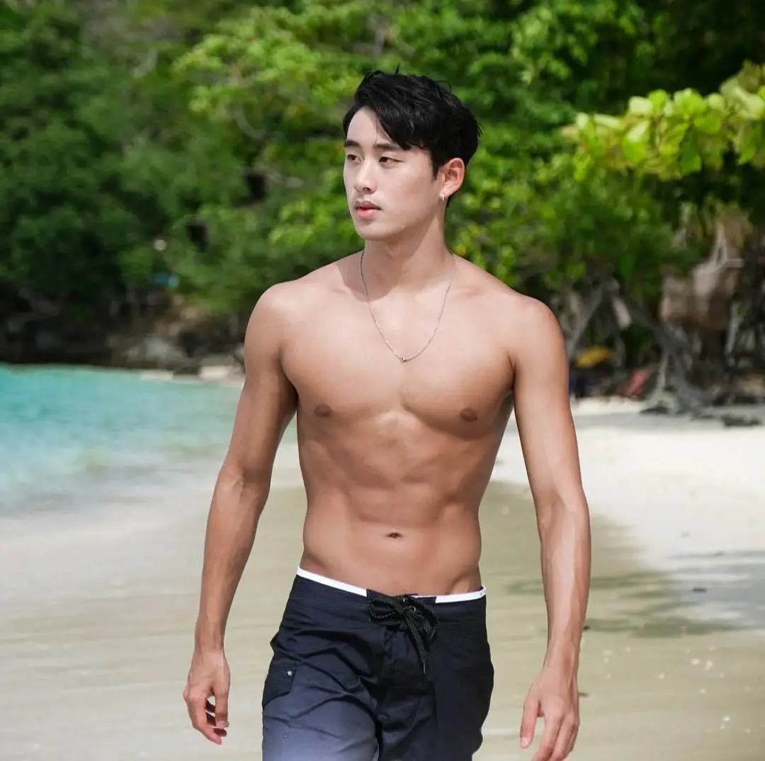 น้องเอสนักว่ายน้ำสุดหล่อทีมชาติไทย