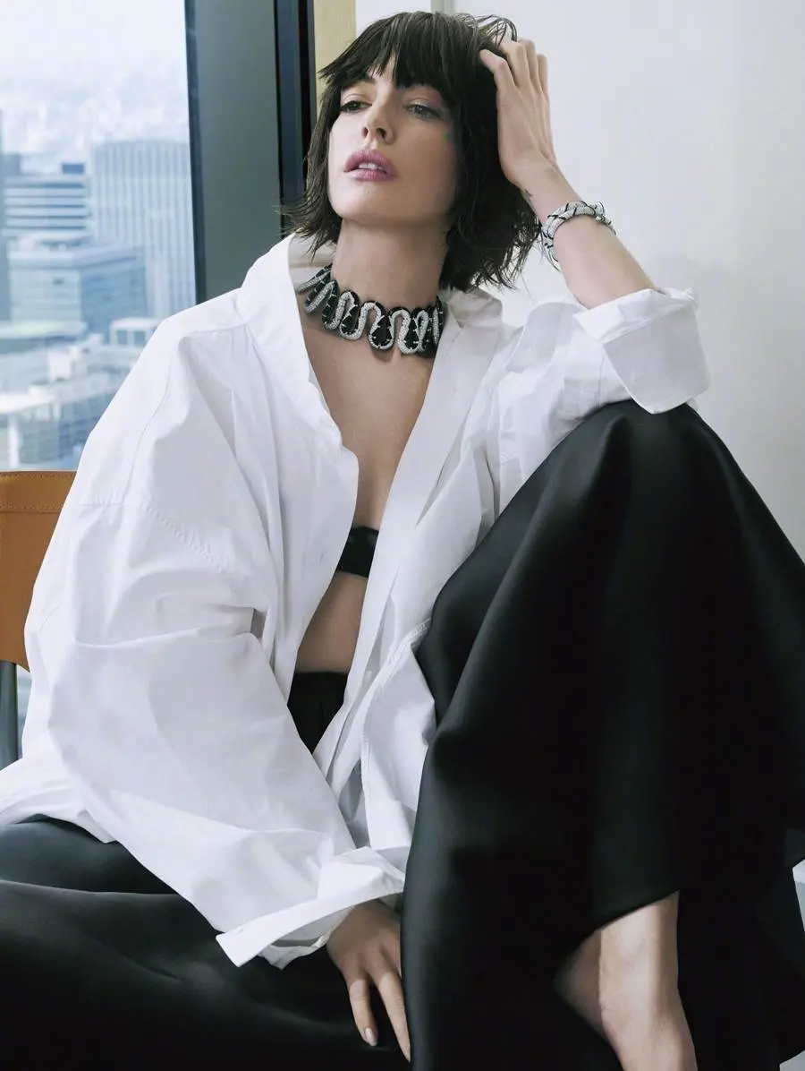 Anne Hathaway @ ELLE Japan June 2023