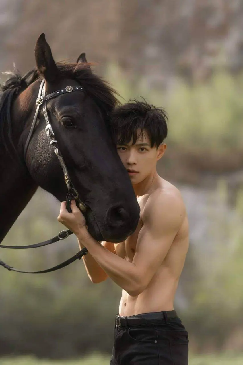 หนุ่ม-อาชา