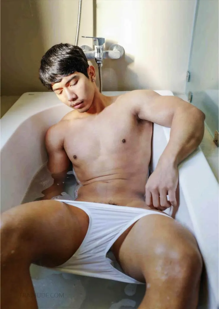 ส่องผู้ชายอาบน้ำ 32