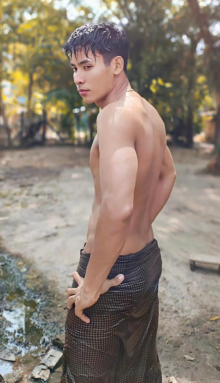 หนุ่มพม่า..บ้านๆ