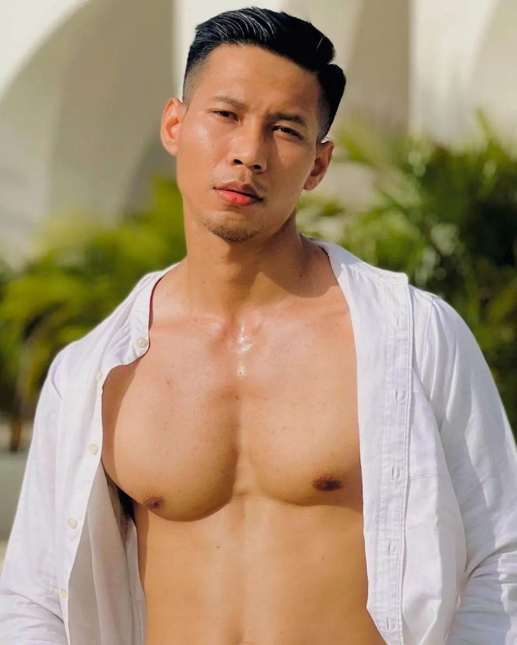 พาเชยชมหนุ่มๆ