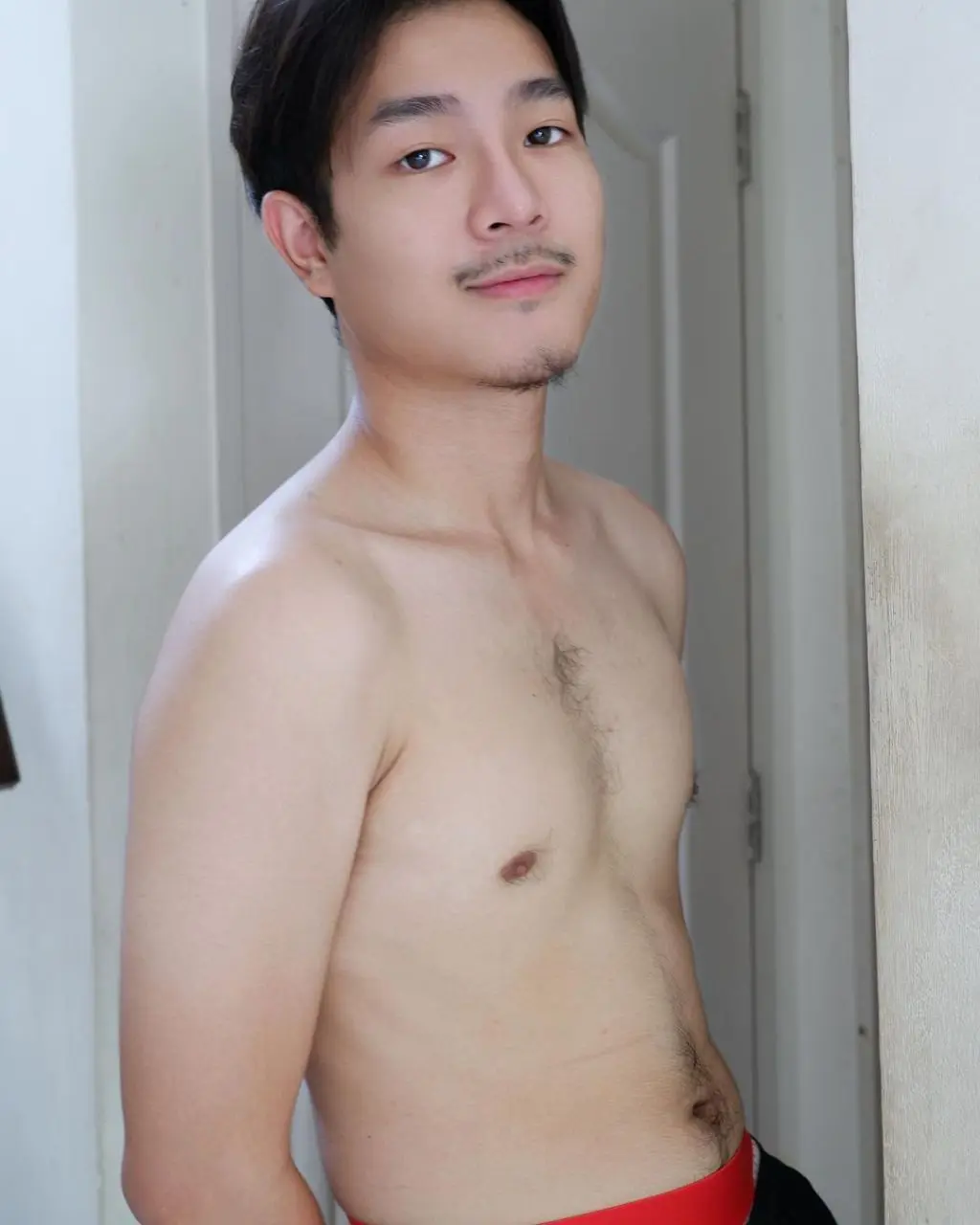 ผู้ชายหน้าร้อน