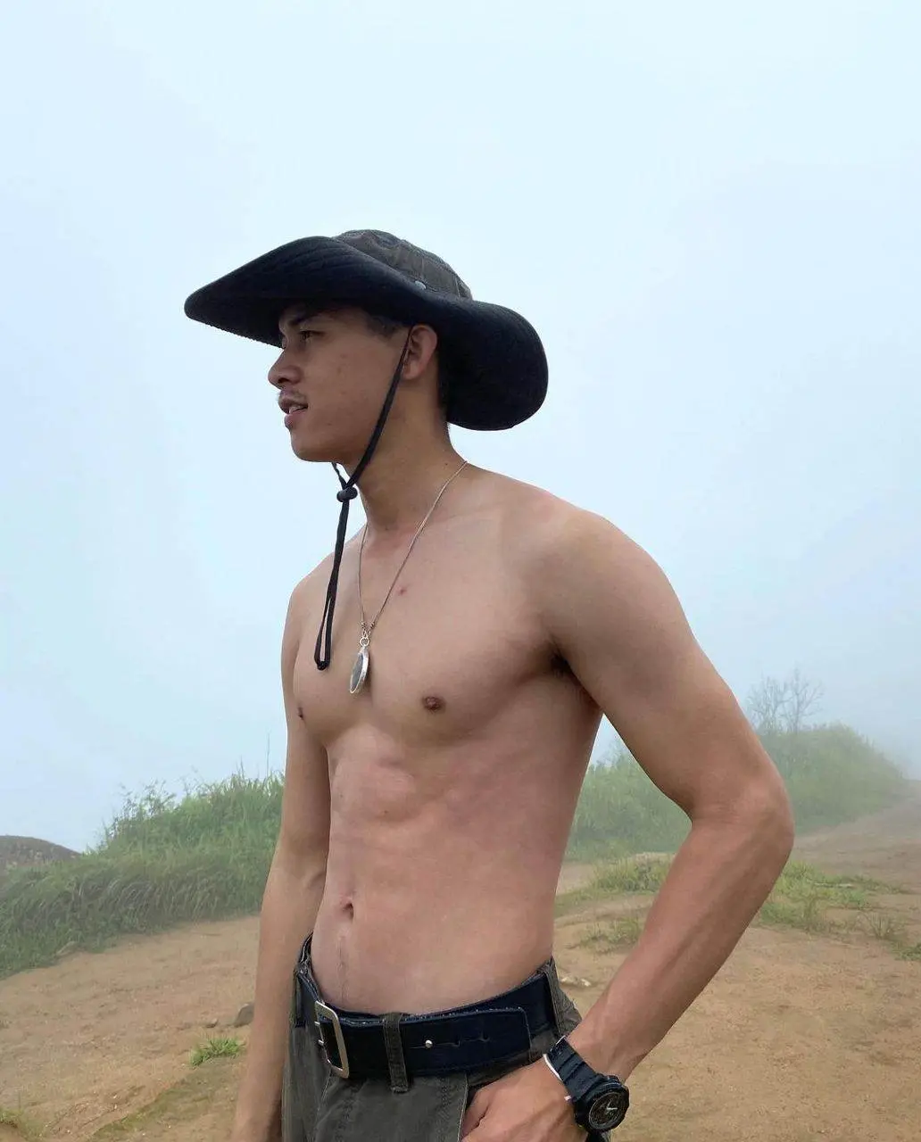ผู้ชายหน้าร้อน