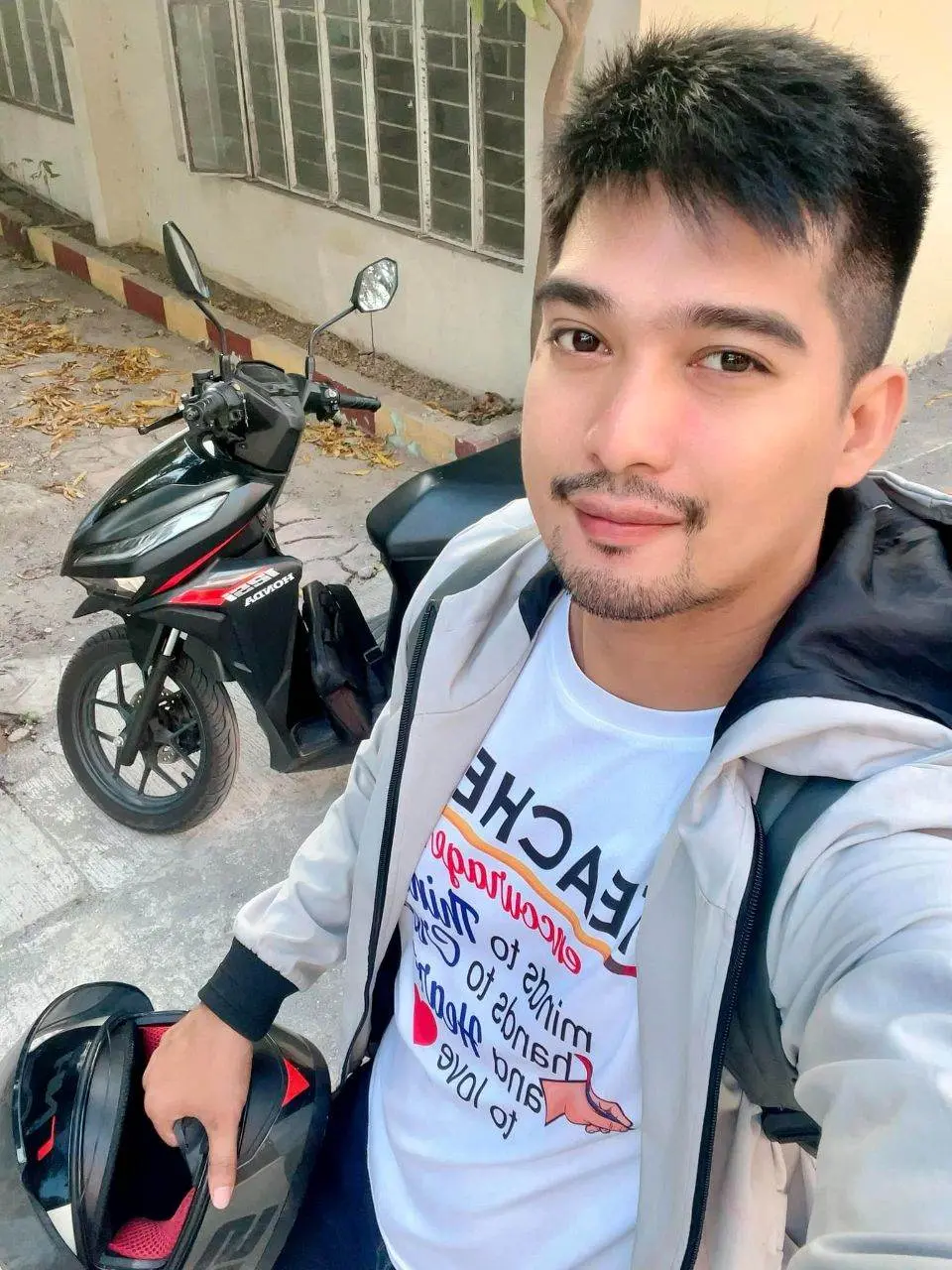 ผู้ชายหน้าร้อน