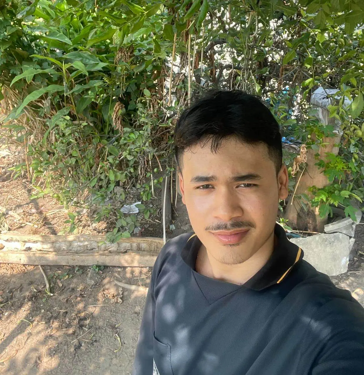 ผู้ชายหน้าร้อน