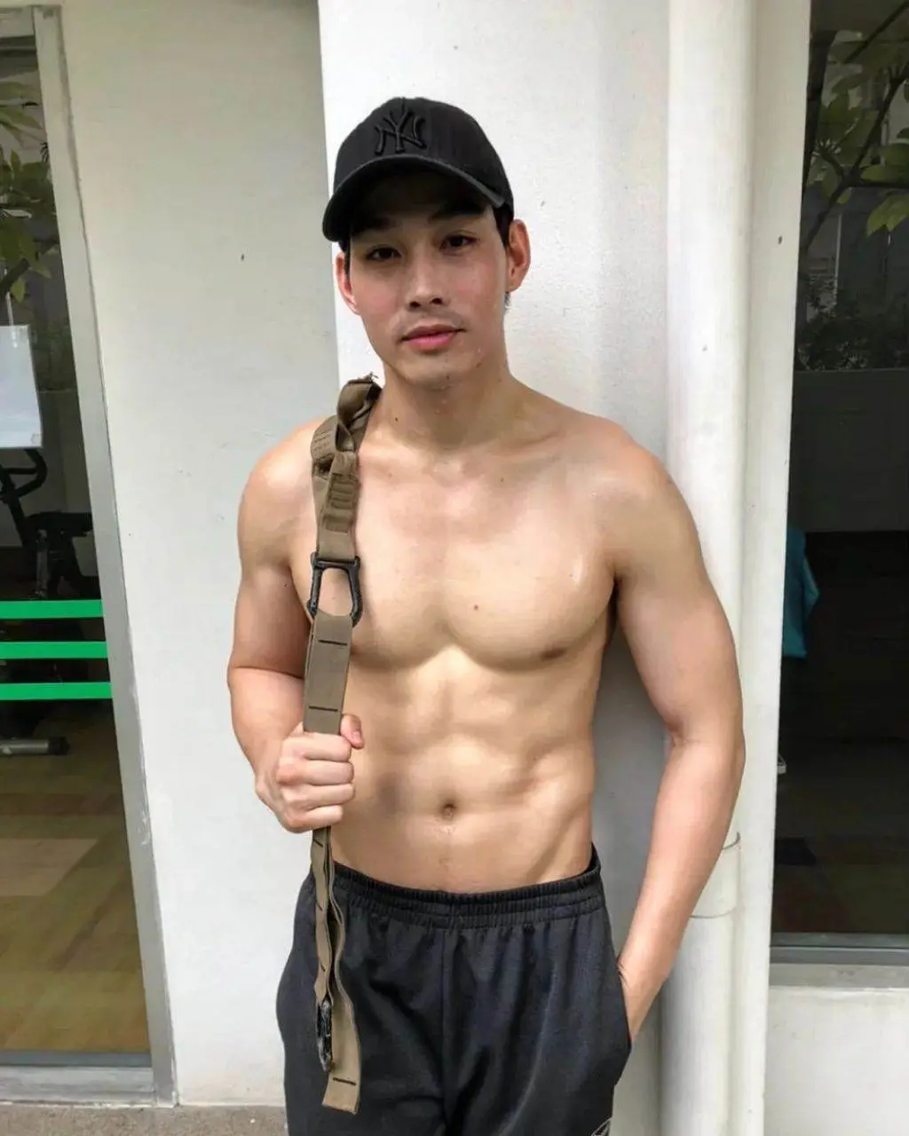 ผู้ชายหน้าร้อน2