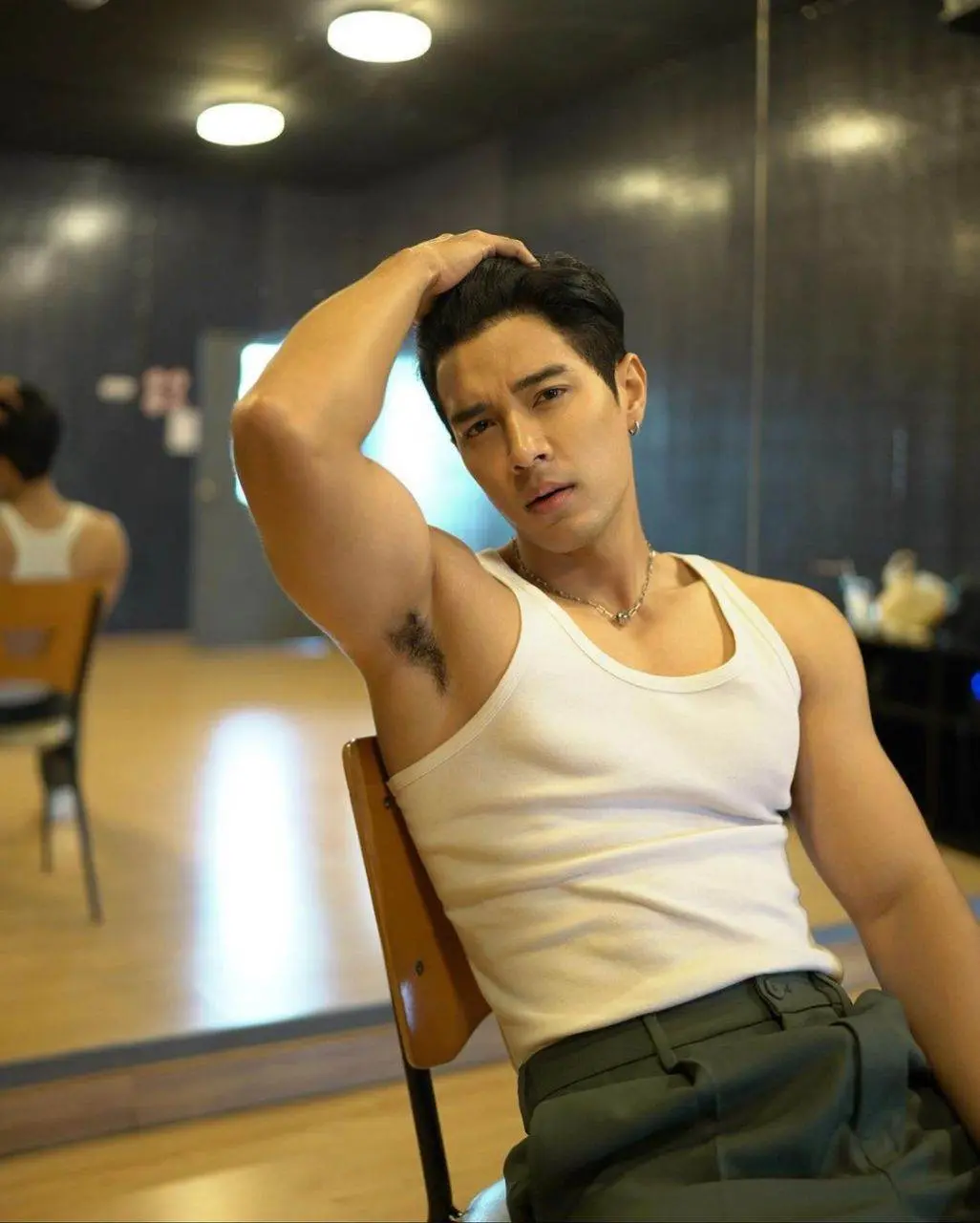 ผู้ชายหน้าร้อน2