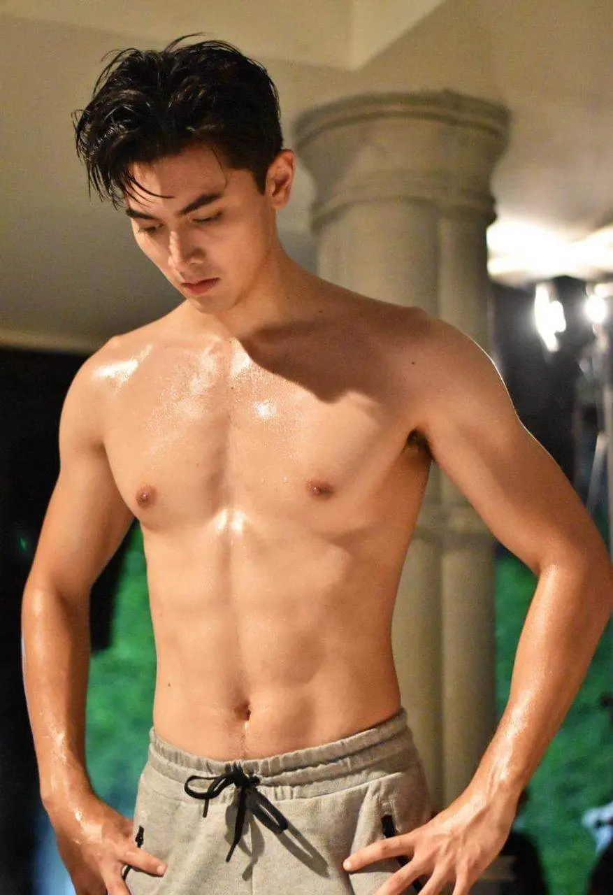 ร้อนก็ต้องถอด