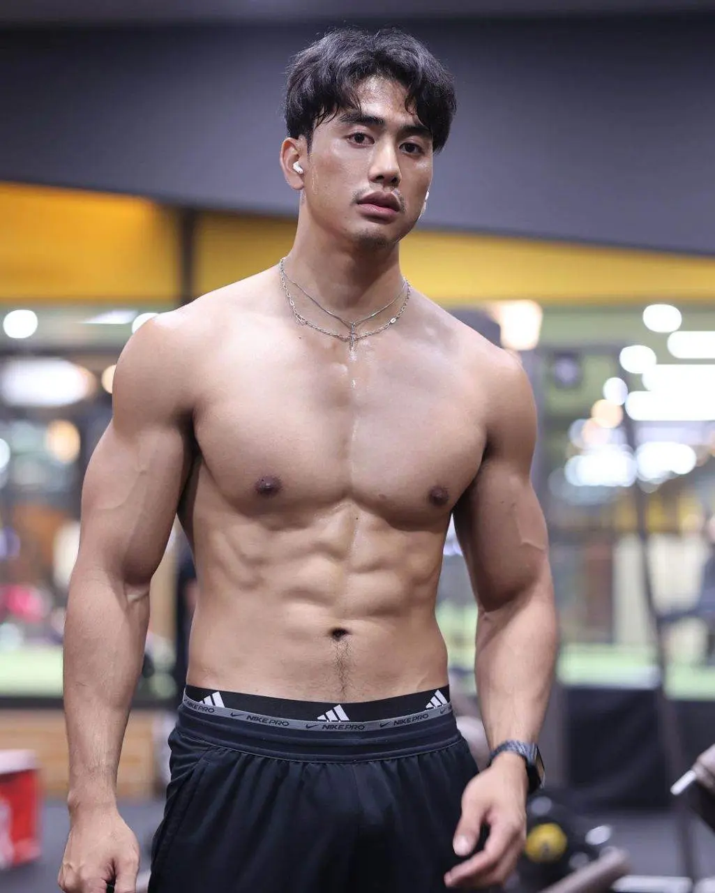 ร้อนเลยอัดอั้น