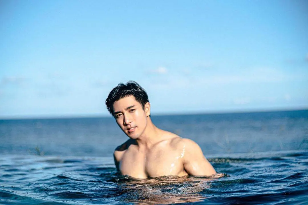 แจกยิ้มให้รู้ว่ารัก