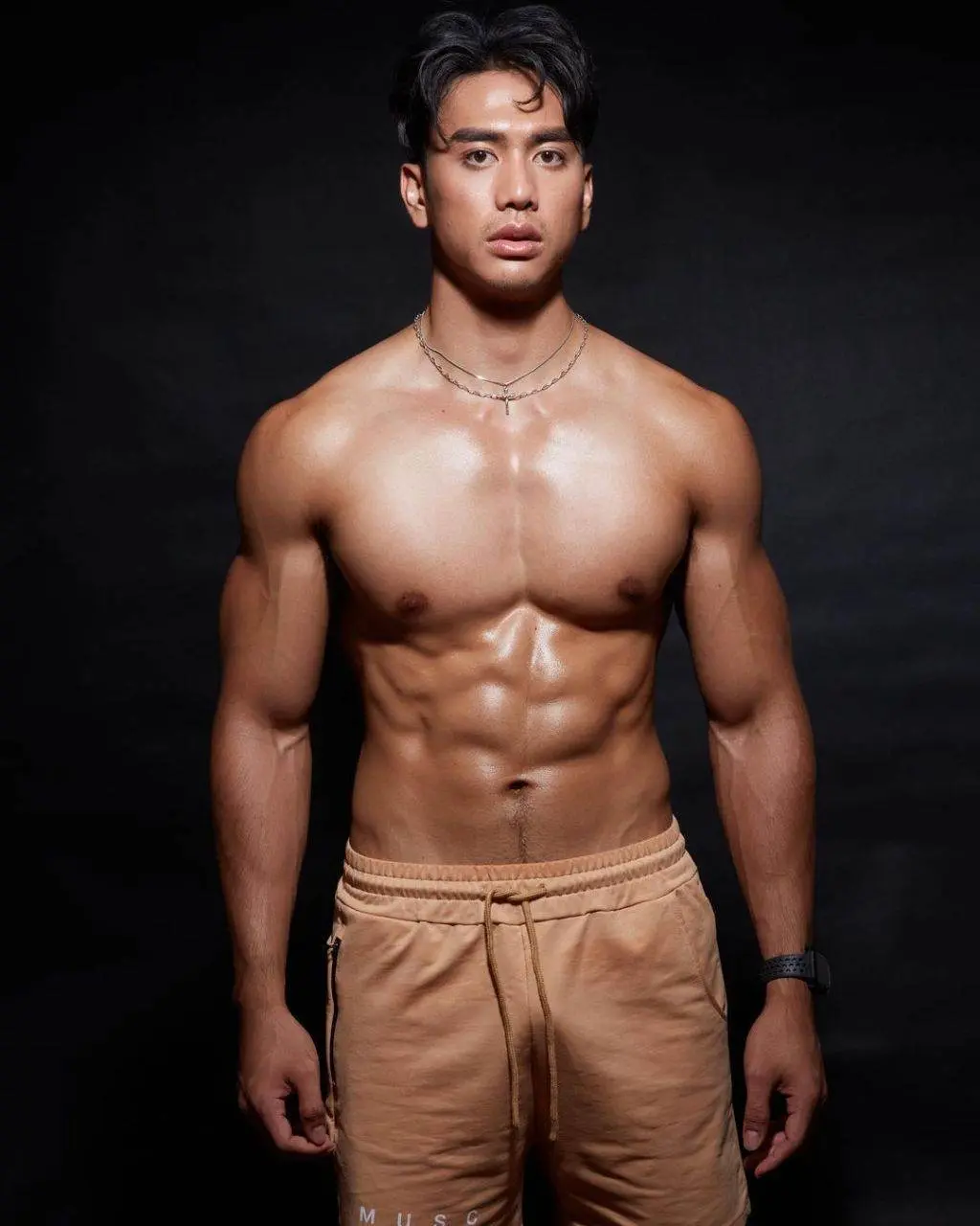 แน่นแค่ไหนจะไม่ร้องแค่ครางเบาๆ