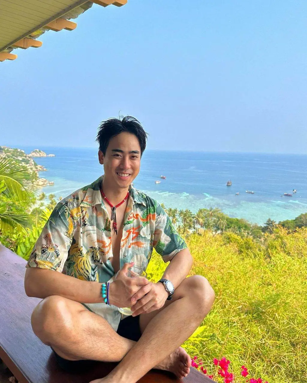 ขาวล่ำหล่อมาเลียกัน