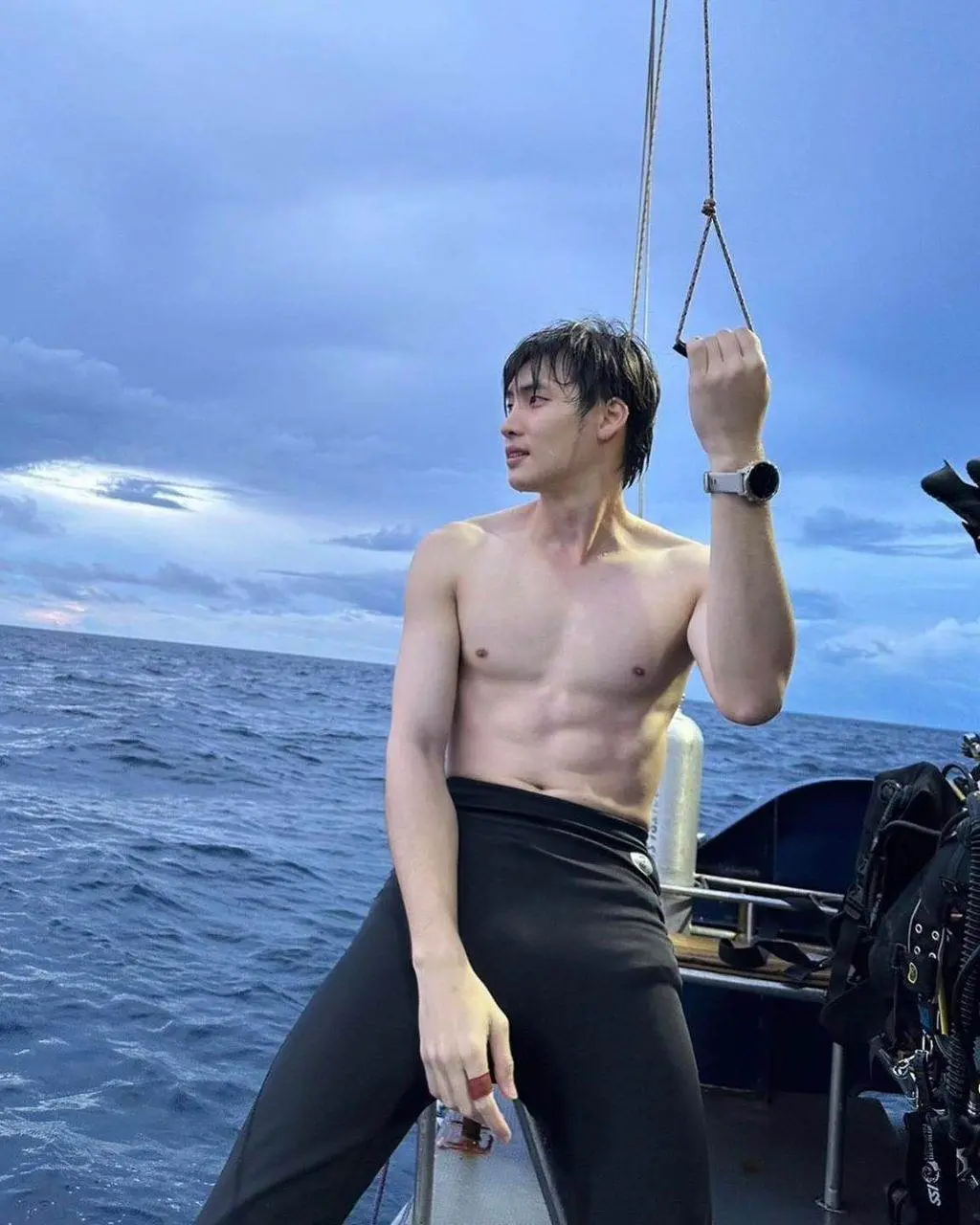 ขาวล่ำหล่อมาเลียกัน
