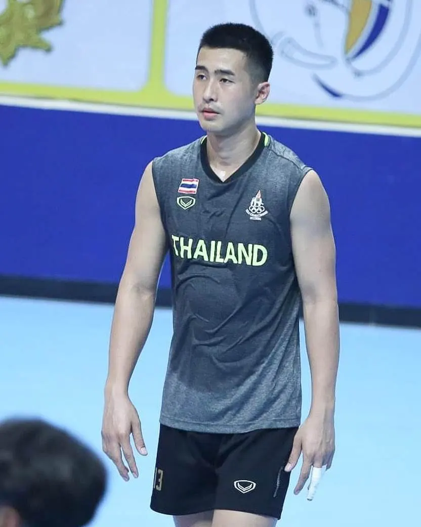 คลั่งรักผช.หน้าร้อน