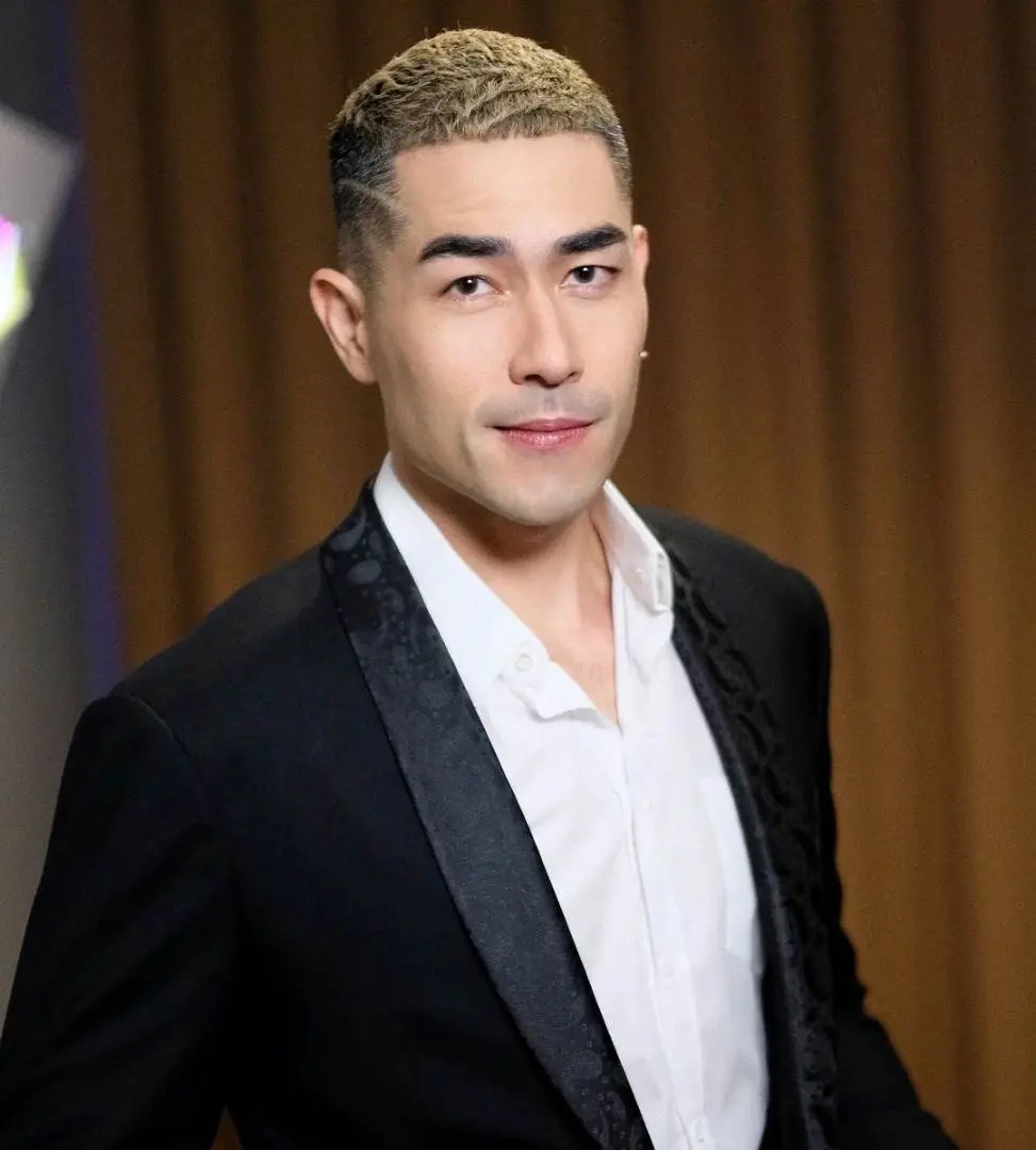 คลั่งรักผช.หน้าร้อน