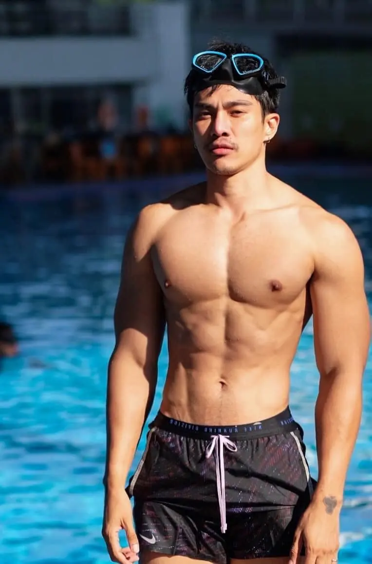 คลั่งรักผช.หน้าร้อน