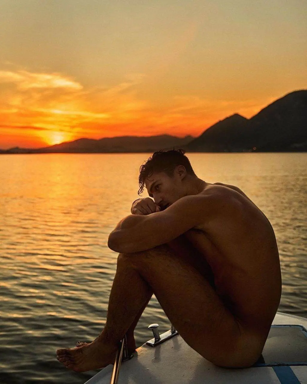 ล่องเรือกับหนุ่มๆ