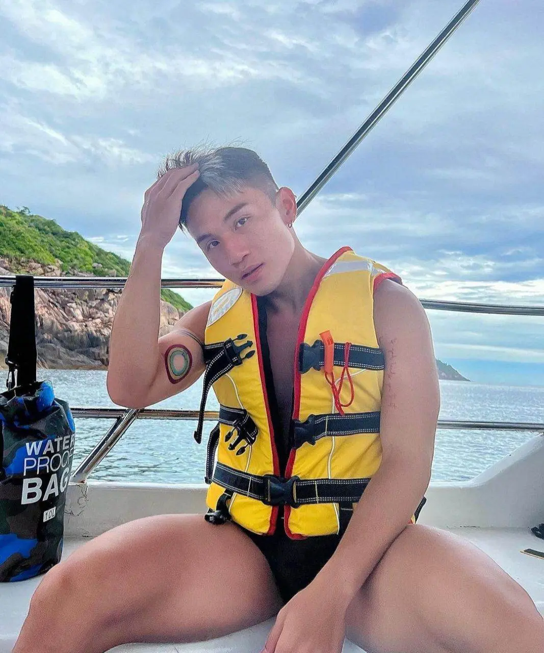 ล่องเรือกับหนุ่มๆ
