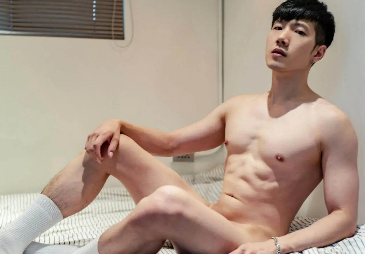 หนุ่มหล่อขึ้นปก 1145.4