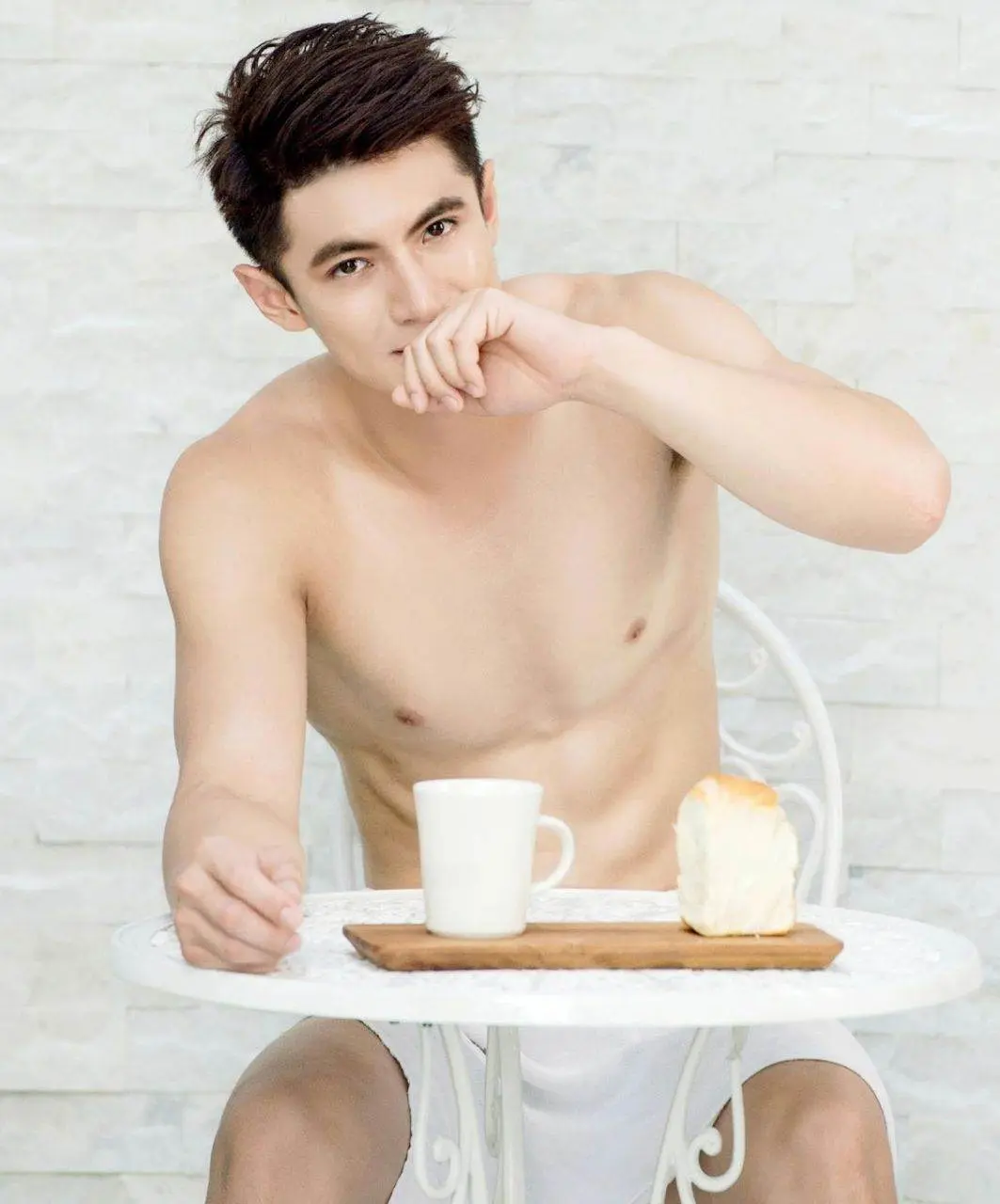 หนุ่มหล่อขึ้นปก 1148