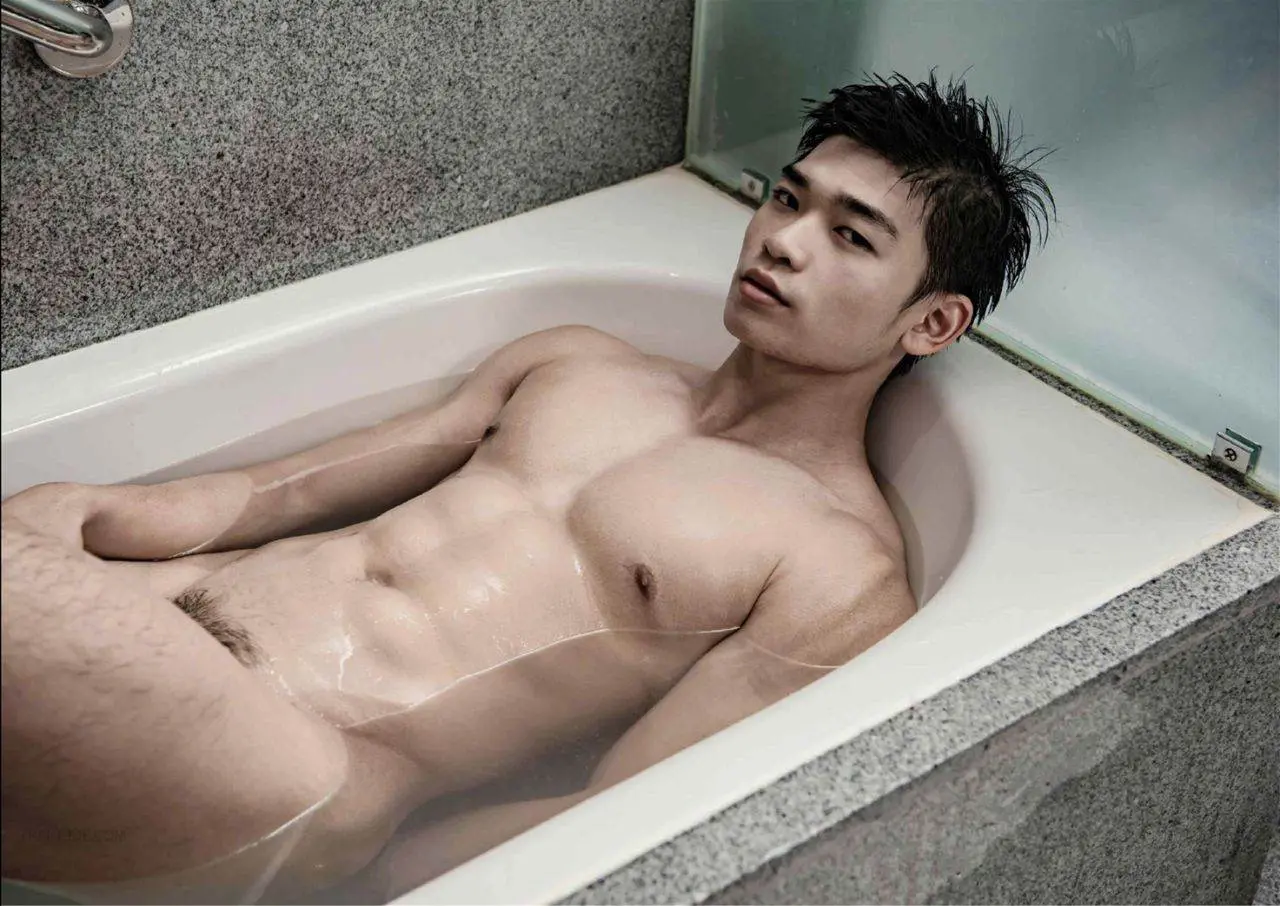 ส่องผู้ชายอาบน้ำ 38
