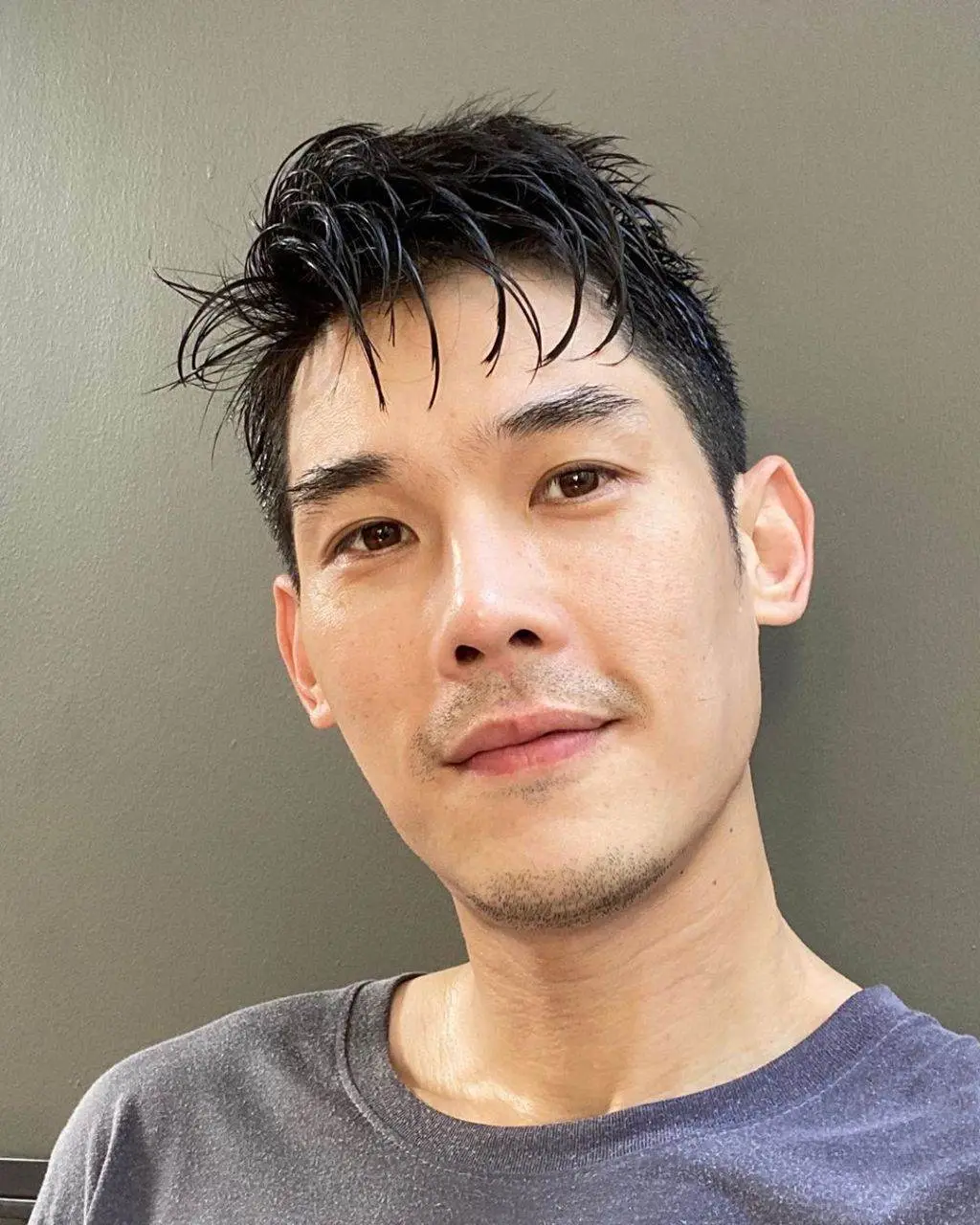หล่อดูดีมากบรรดาสามี