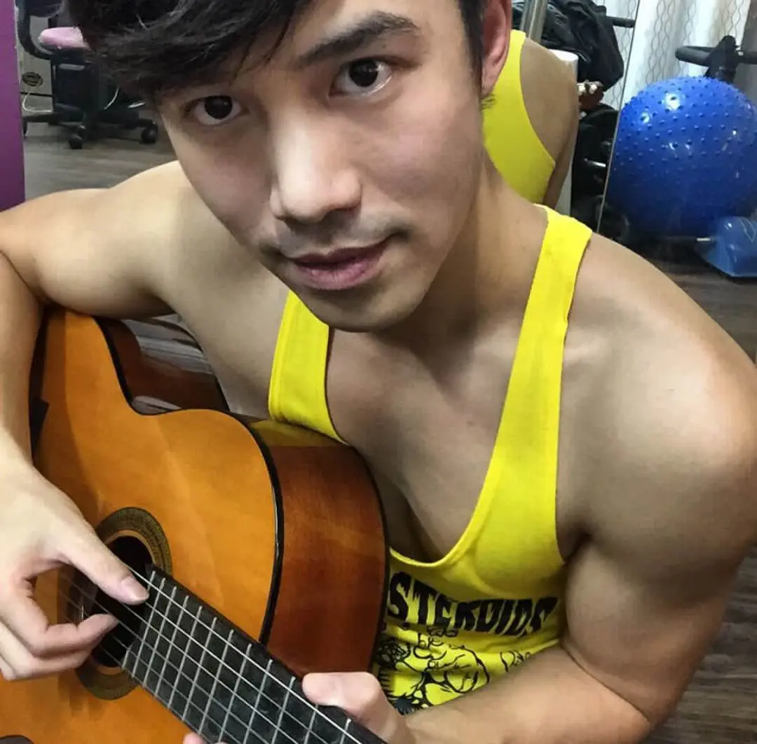 หนุ่ม..กีต้าร์