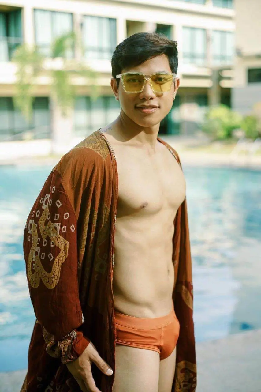 อดใจไม่ไหว