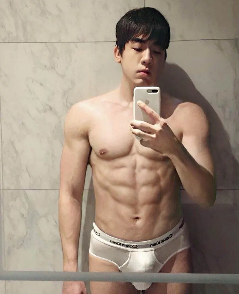 หนุ่มหล่อทรงกร้าวใจ // ▽ // 1