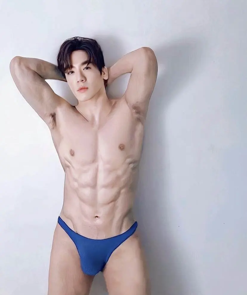 หนุ่มหล่อทรงกร้าวใจ // ▽ // 1