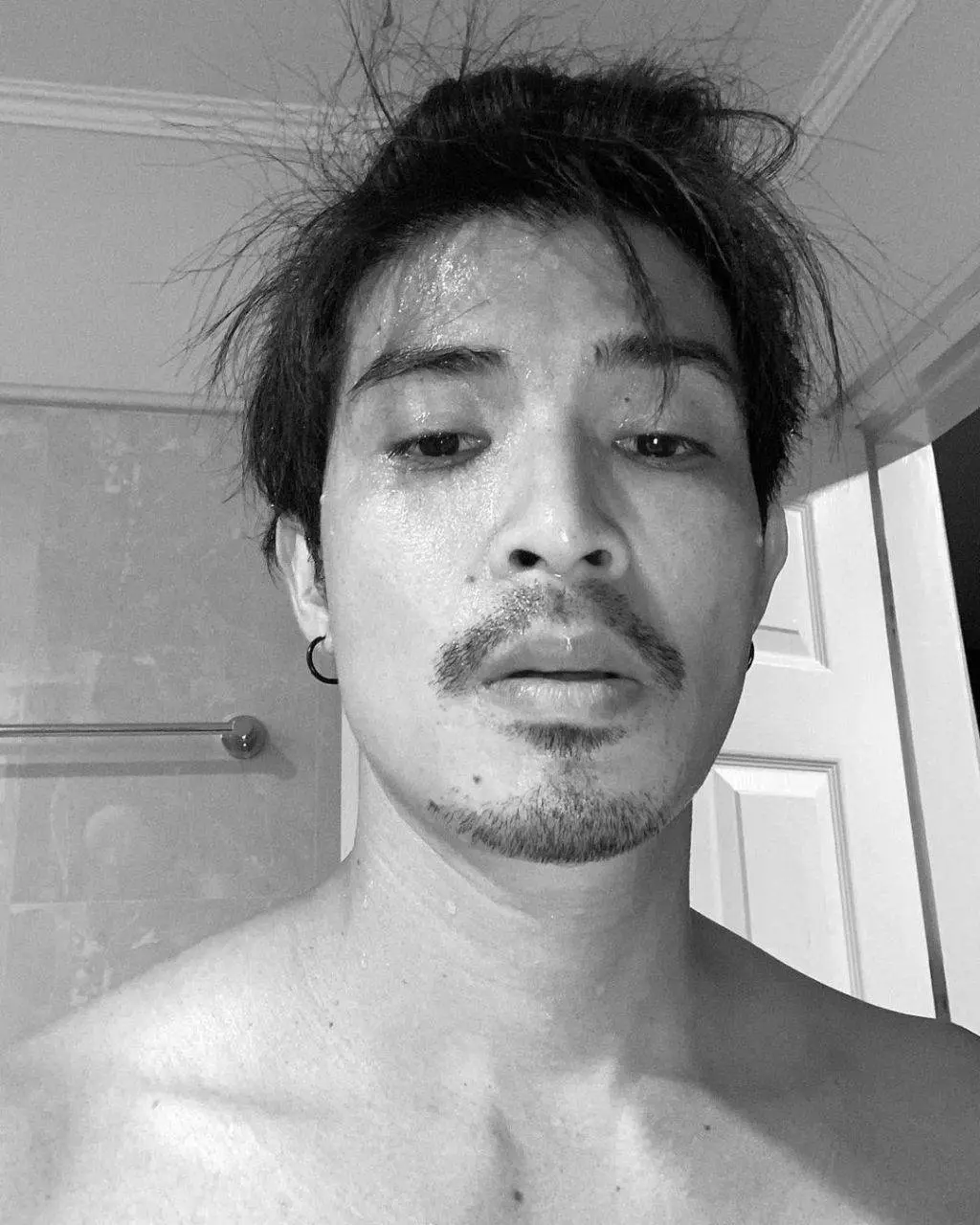 เห็นหน้าหนวดแล้วหื่นกลับ
