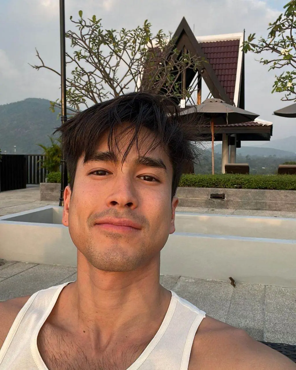 ณเดชน์'แซ่บถอดเสื้อโชว์ซิกซ์แพ็กรูปแจ่มๆ
