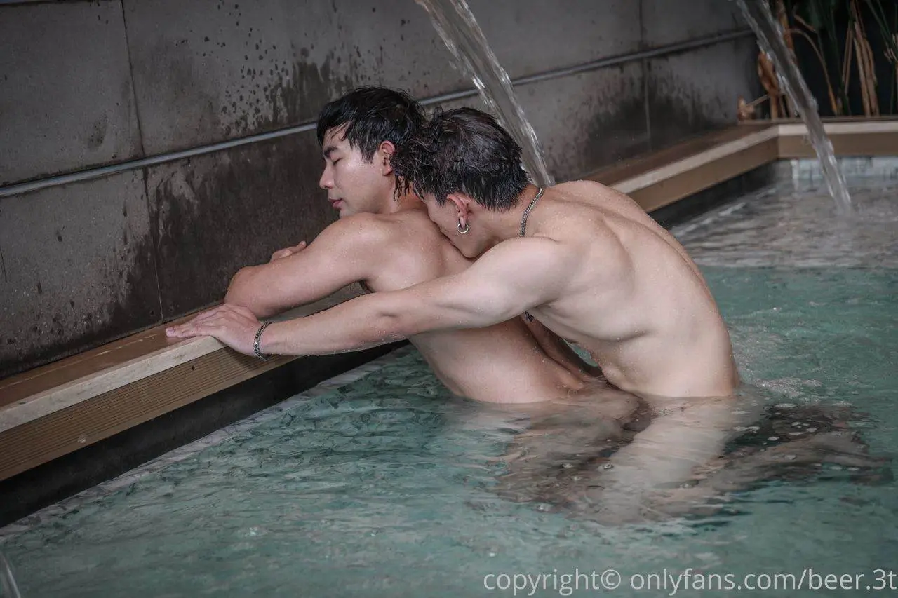 ธีมคู่หูชู้รัก